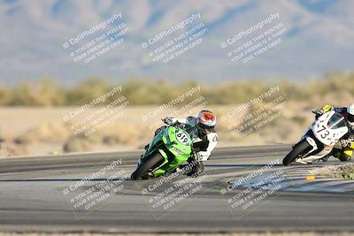 media/Dec-07-2025-CVMA (Sun) [[3e7d2de5dc]]/Race 18-Formula Twins-Formula 40 UL/